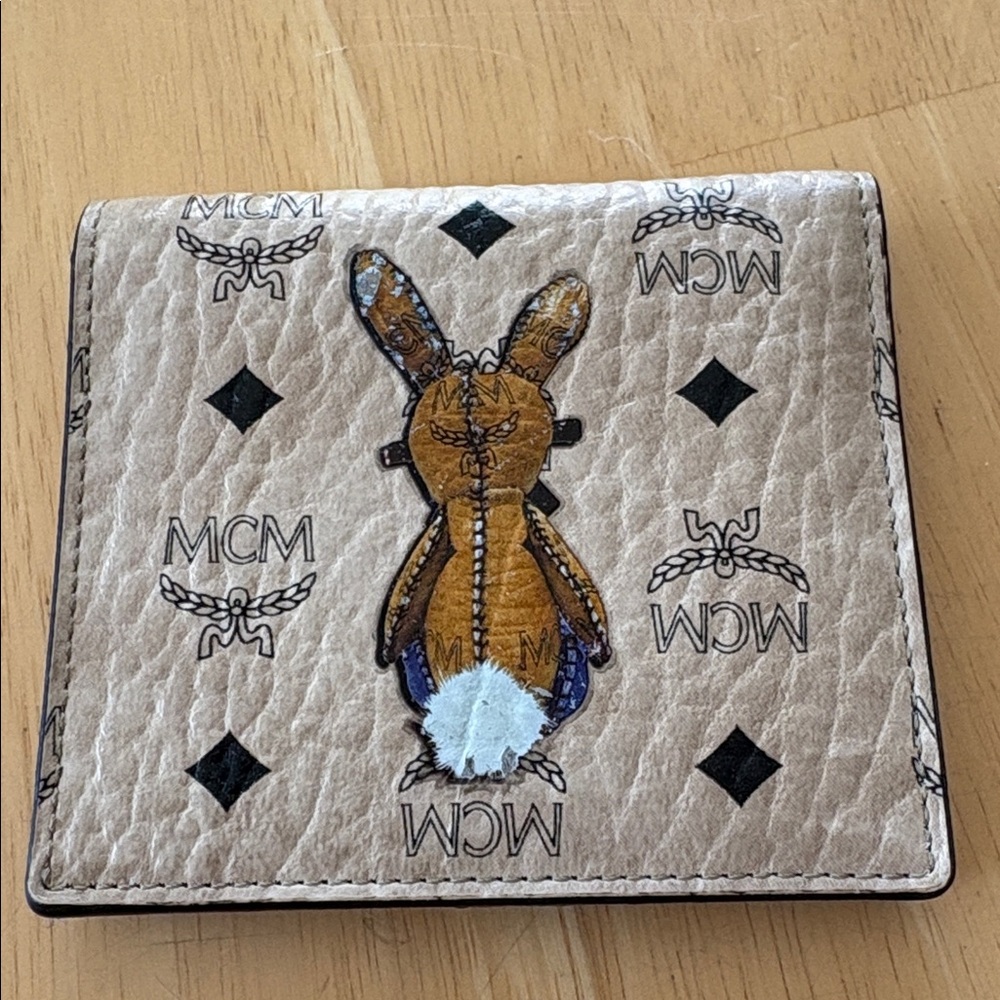 MCM Rabbit Snap Wallet - Picture 2 of 9